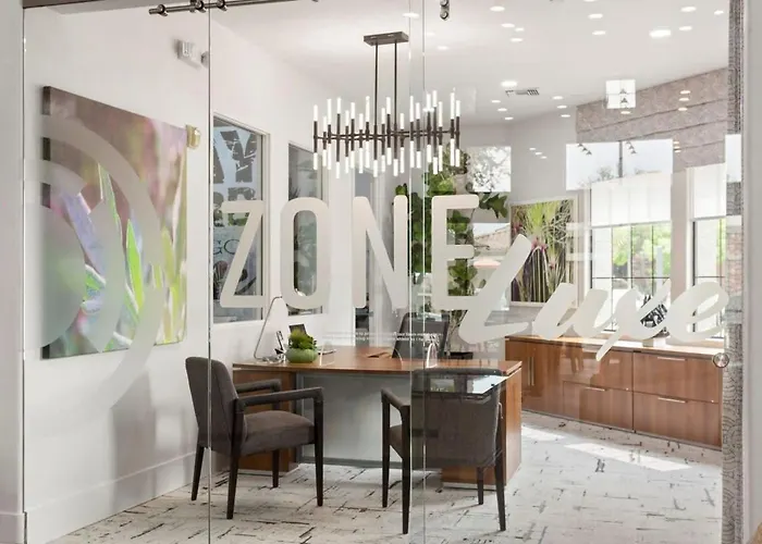 Cozysuites By The Stadium With Pool 23 Apartment Glendale
