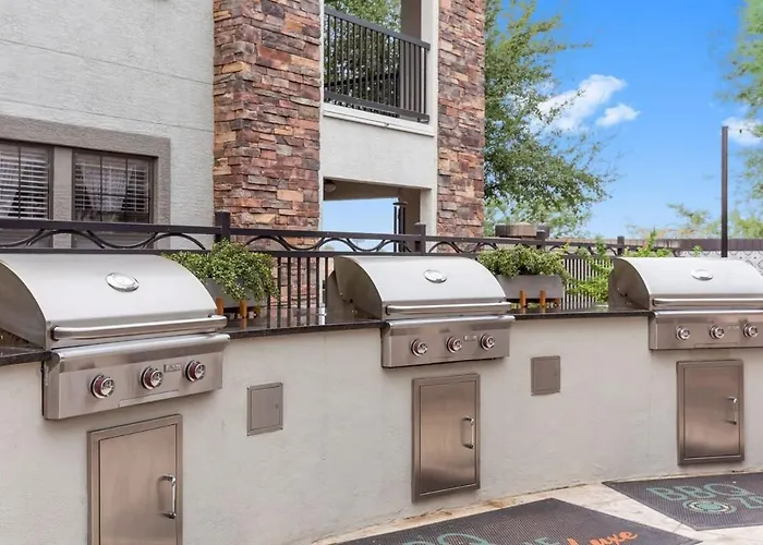 Cozysuites By The Stadium With Pool 23 Glendale