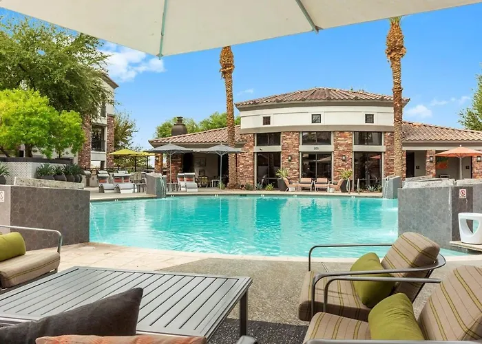 Cozysuites By The Stadium With Pool 23 Apartment