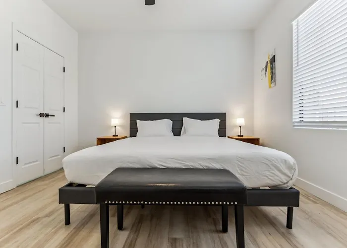 Apartment Cozysuites By The Stadium With Pool 23